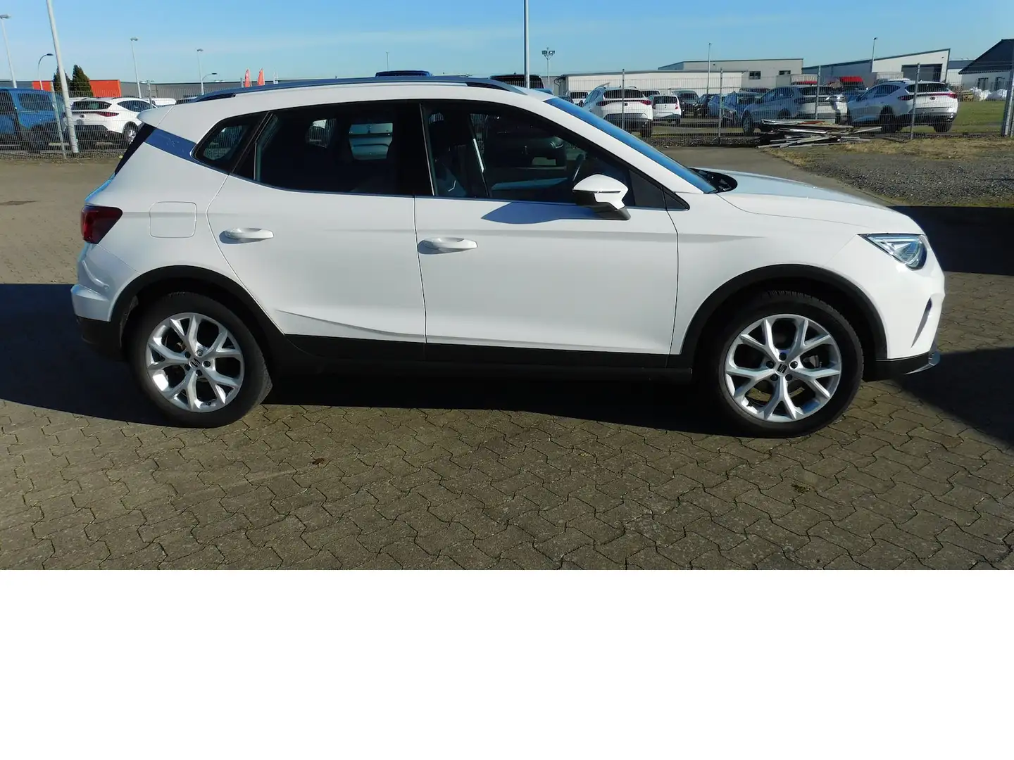 SEAT Arona 1.0 FR-Line TSI BMT Navi Klima Alu Weiß - 2