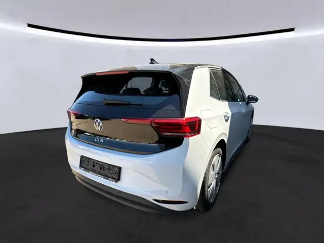 Volkswagen Id.3 view 6