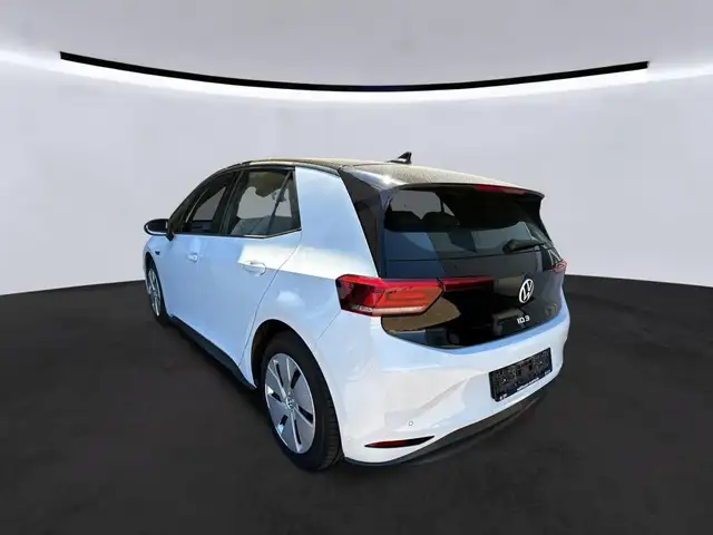 Volkswagen Id.3 view 5