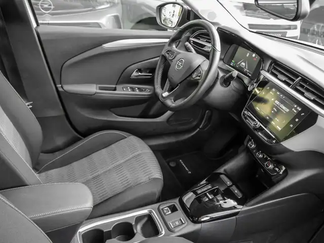 Opel Corsa-E view 3