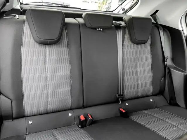 Opel Corsa-E view 4