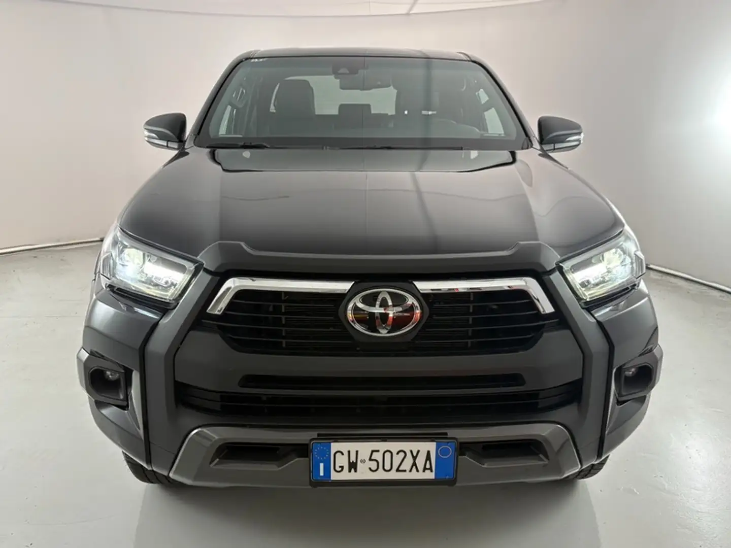 Toyota Hilux IV 2024 - Hilux 2.4 d-4d SC 4x2 Comfort auto Nero - 2