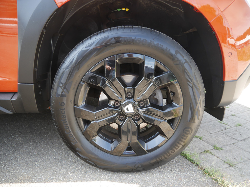 Dacia Duster Extreme TCe 100 ECO-G 2WD SHZ LED 360° — photo 5