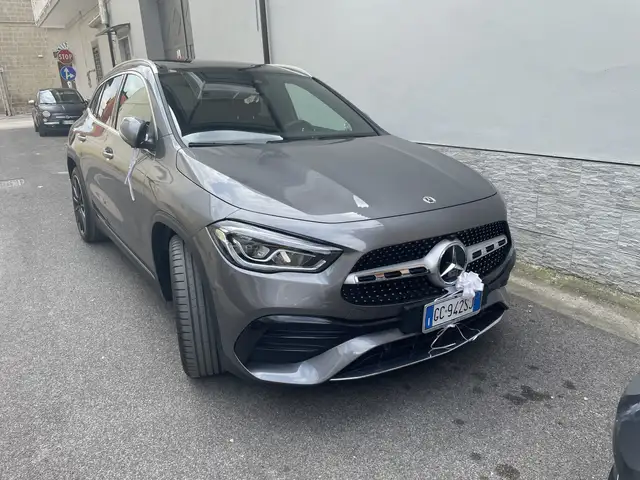 Mercedes-Benz GLA 200