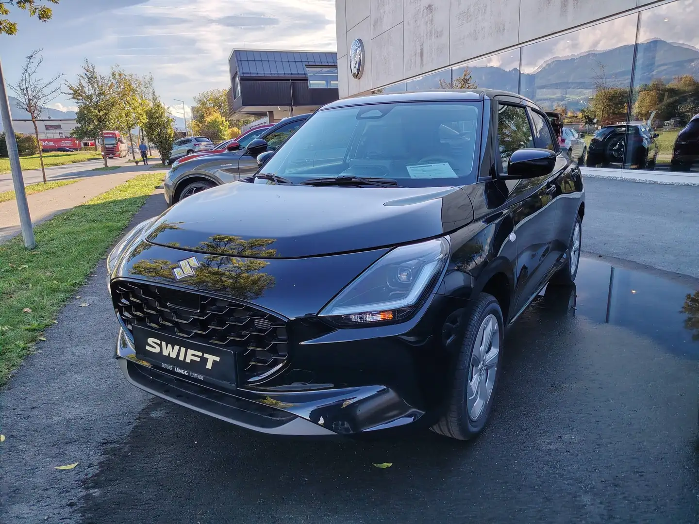 Suzuki Swift 1,2 Hybrid Allgrip Shine Schwarz - 1