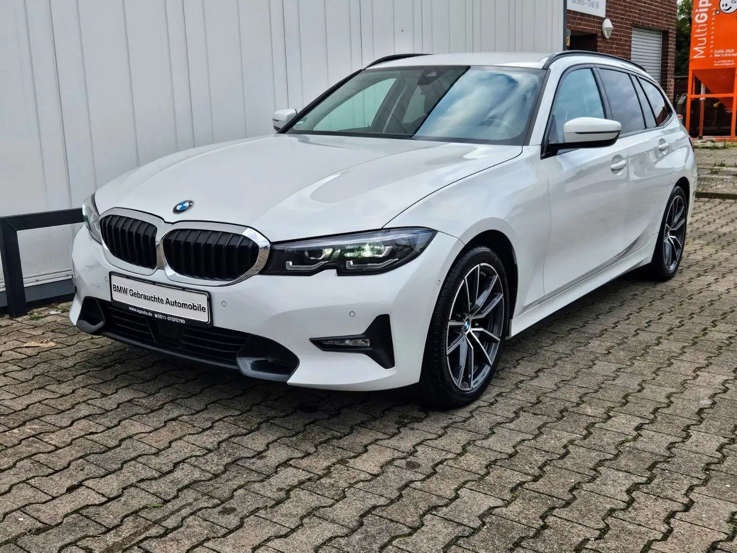 BMW 320 d*TOUR*LCProf*SPORT LINE*ACC*KAMERA*LED Weiß - 1