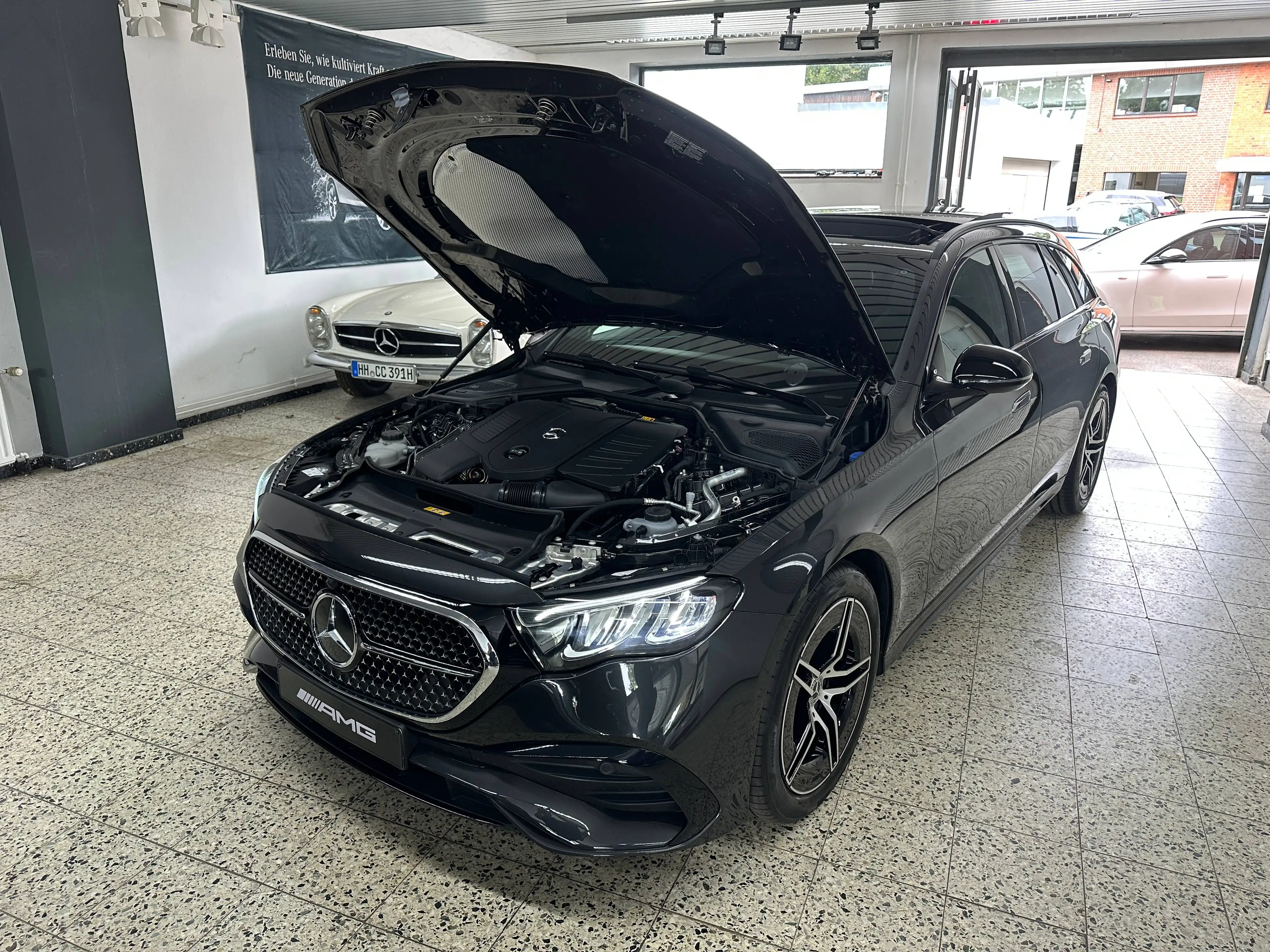 Mercedes-Benz E 200 T AMG Line + NIGHT Paket NAV/LED/AHK/DISTR/TW/SHZ/PTS/SPUR/LMR19" — photo 15
