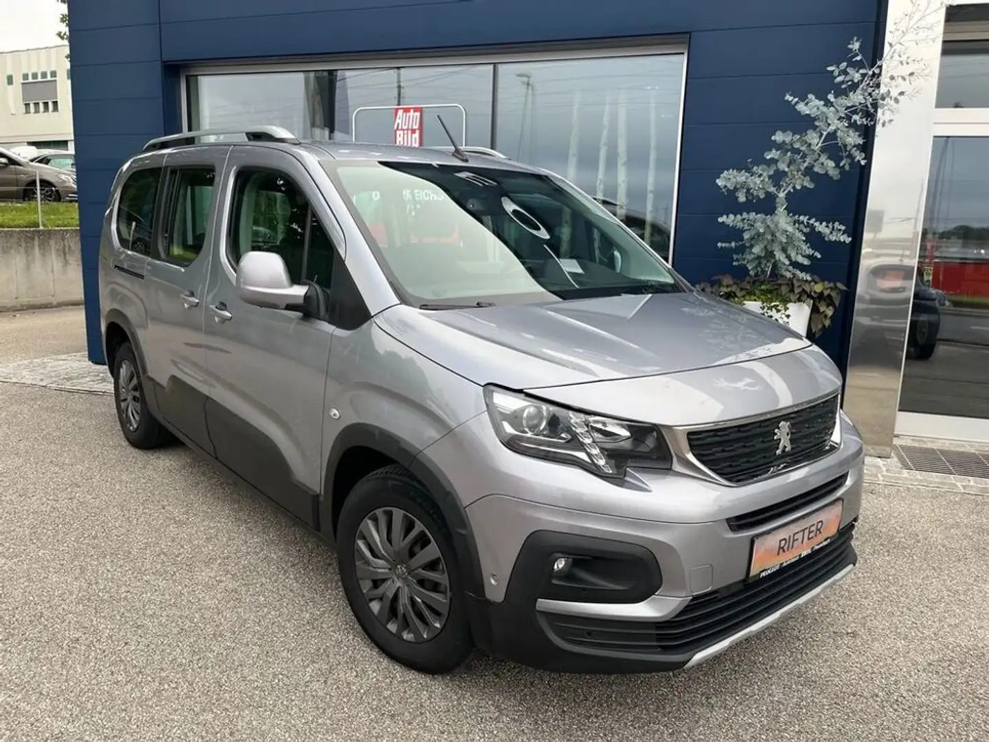 Peugeot Rifter Allure Lang BHDI130 EAT8 AHK Rückkamera Grau - 1