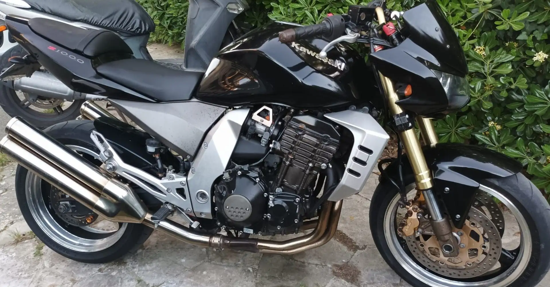 Kawasaki Z 1000 Чорний - 2