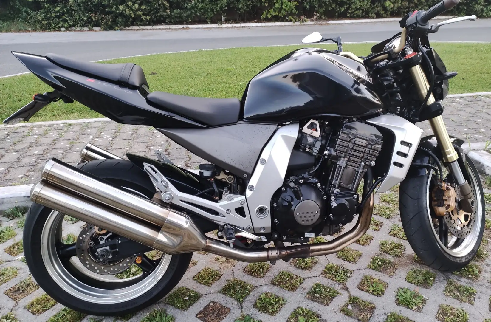 Kawasaki Z 1000 Чорний - 1