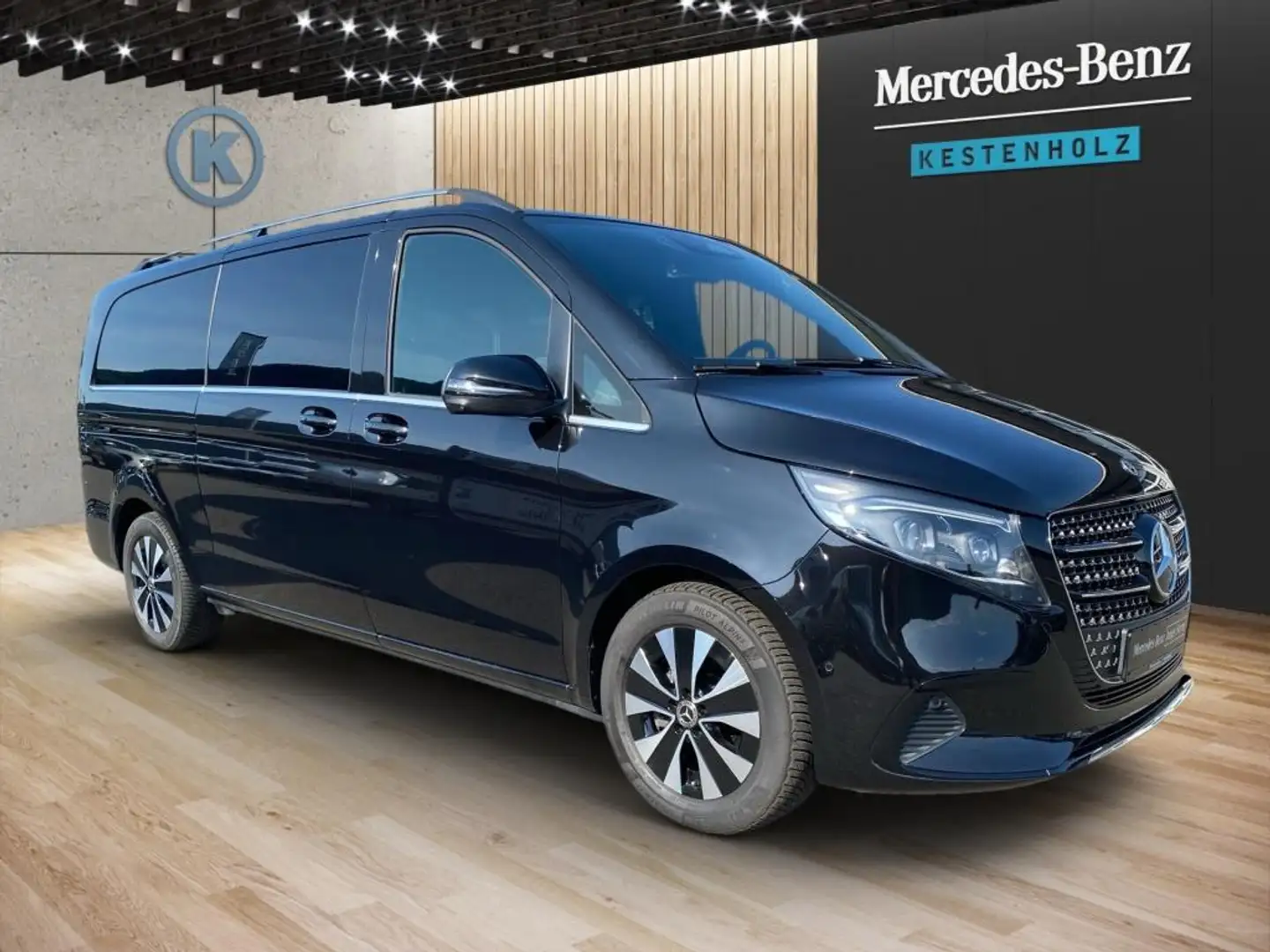 Mercedes-Benz V 300 d AVANTGARDE Extralang *MBUX*STHZ*360°KAM* Zwart - 2