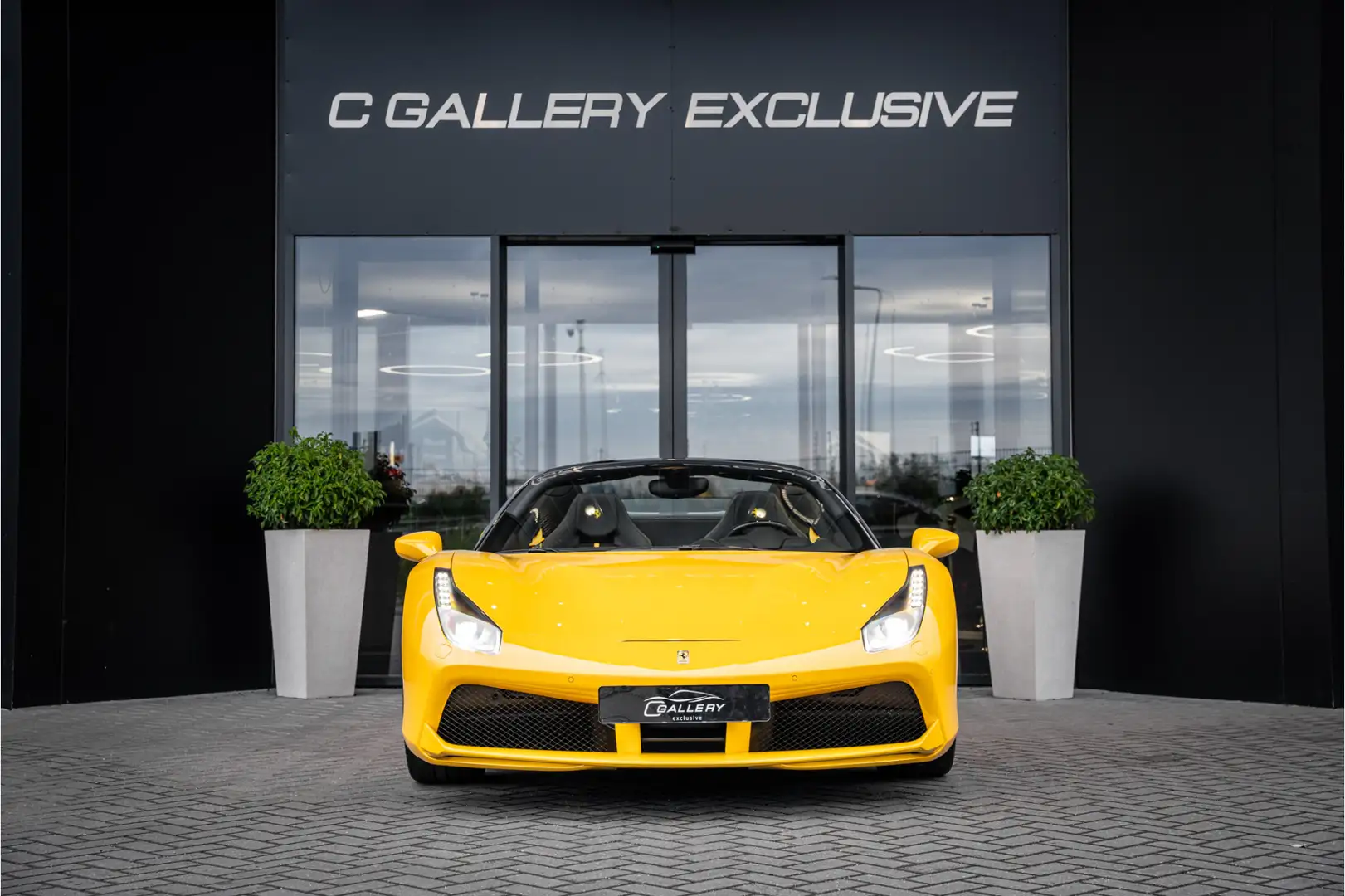Ferrari 488 3.9 Spider HELE - Giallo Modena | Racing Seats | C Jaune - 2
