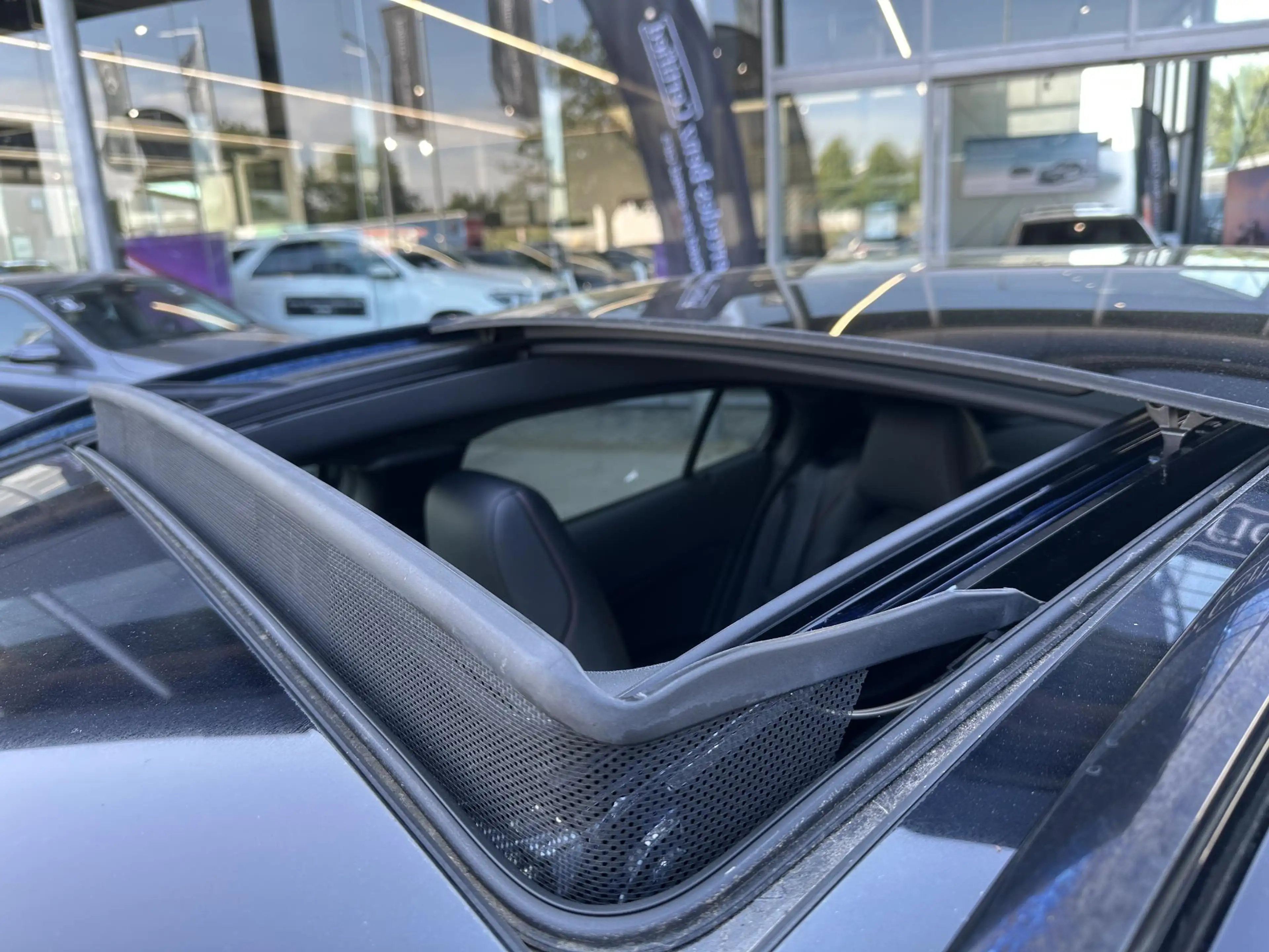 Mercedes-Benz GLA 220 Klasse GLA CDI 125kW 4MATIC AMG Line — photo 11
