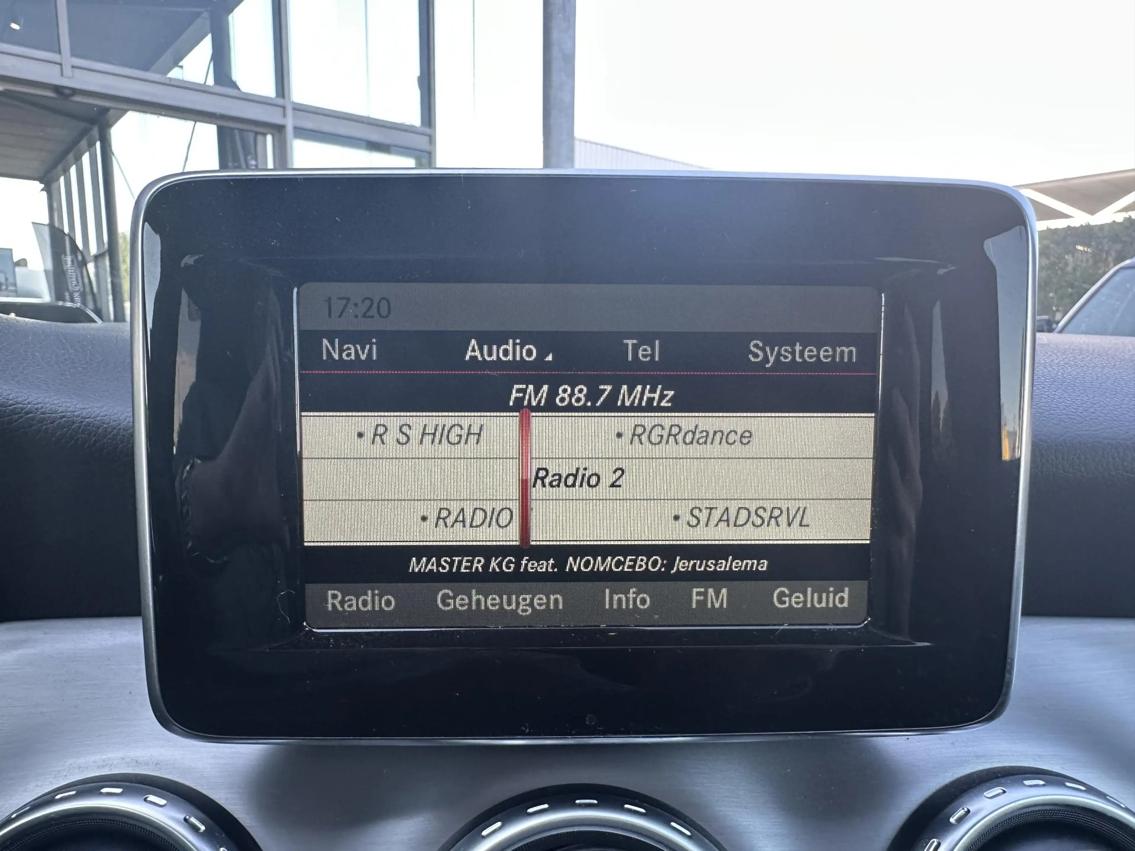 Mercedes-Benz GLA 220 Klasse GLA CDI 125kW 4MATIC AMG Line — photo 6