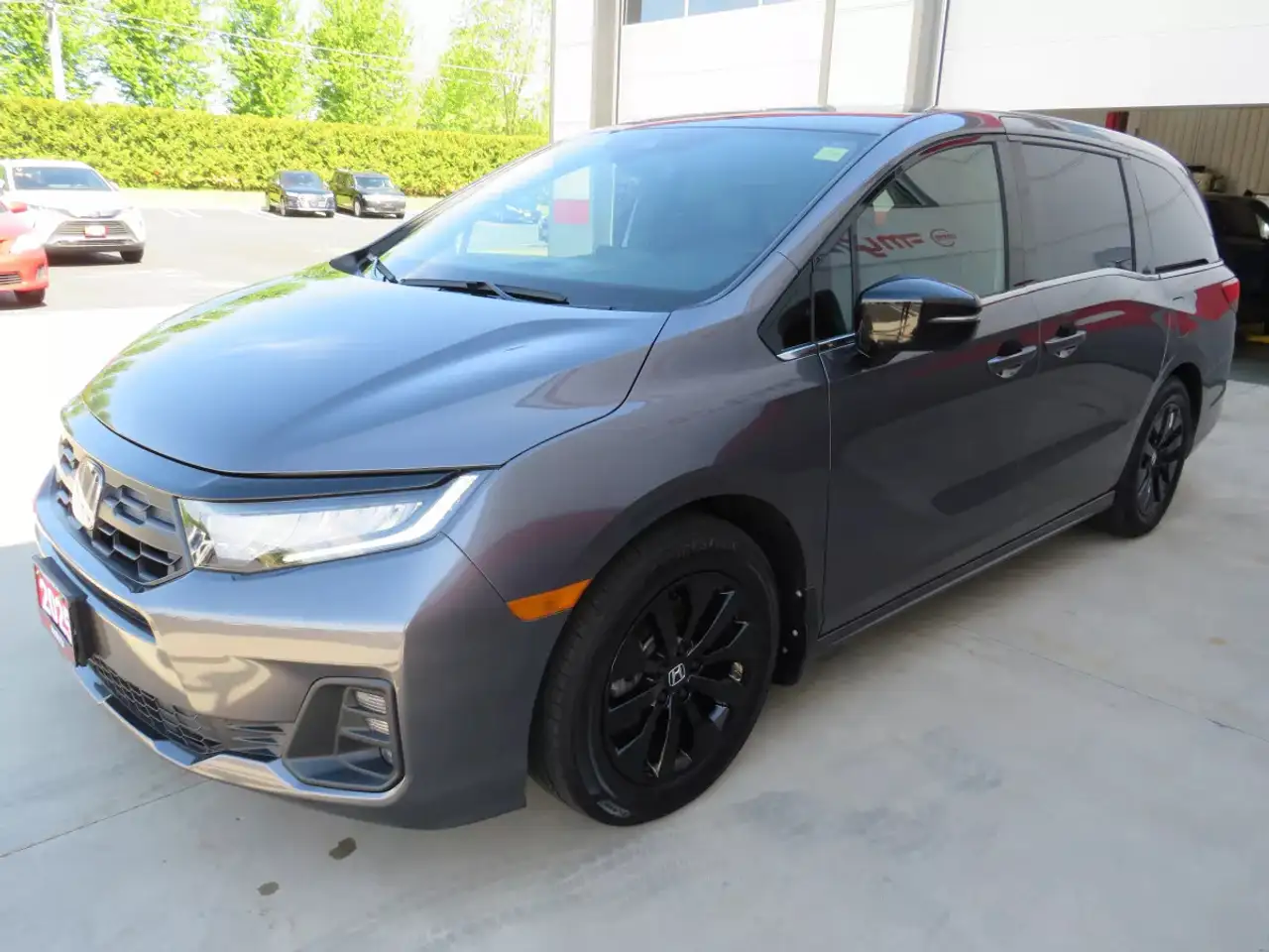 Honda Odyssey снимка Honda Odyssey