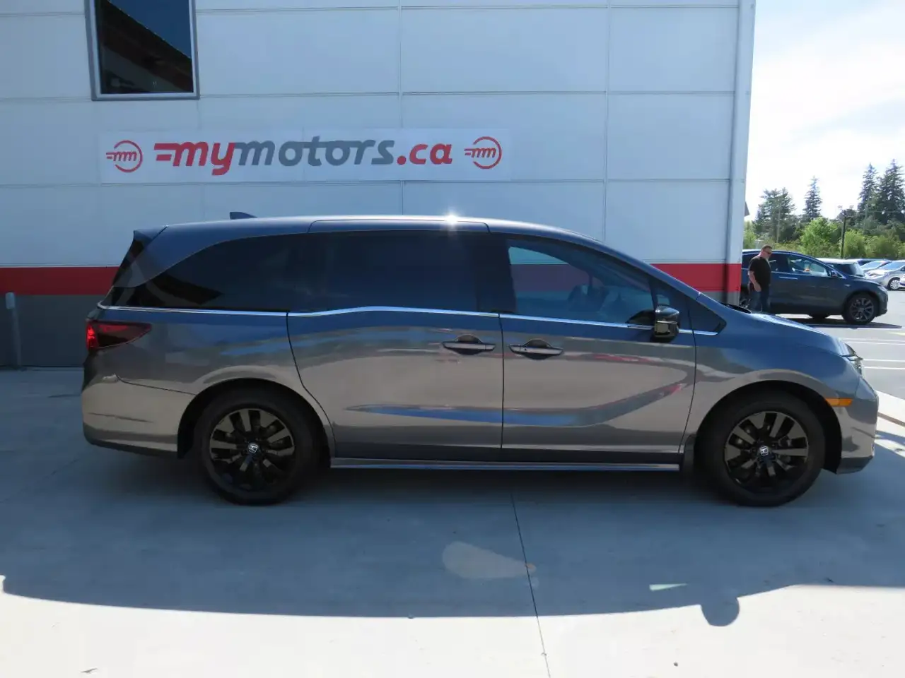 Honda Odyssey снимка Honda Odyssey