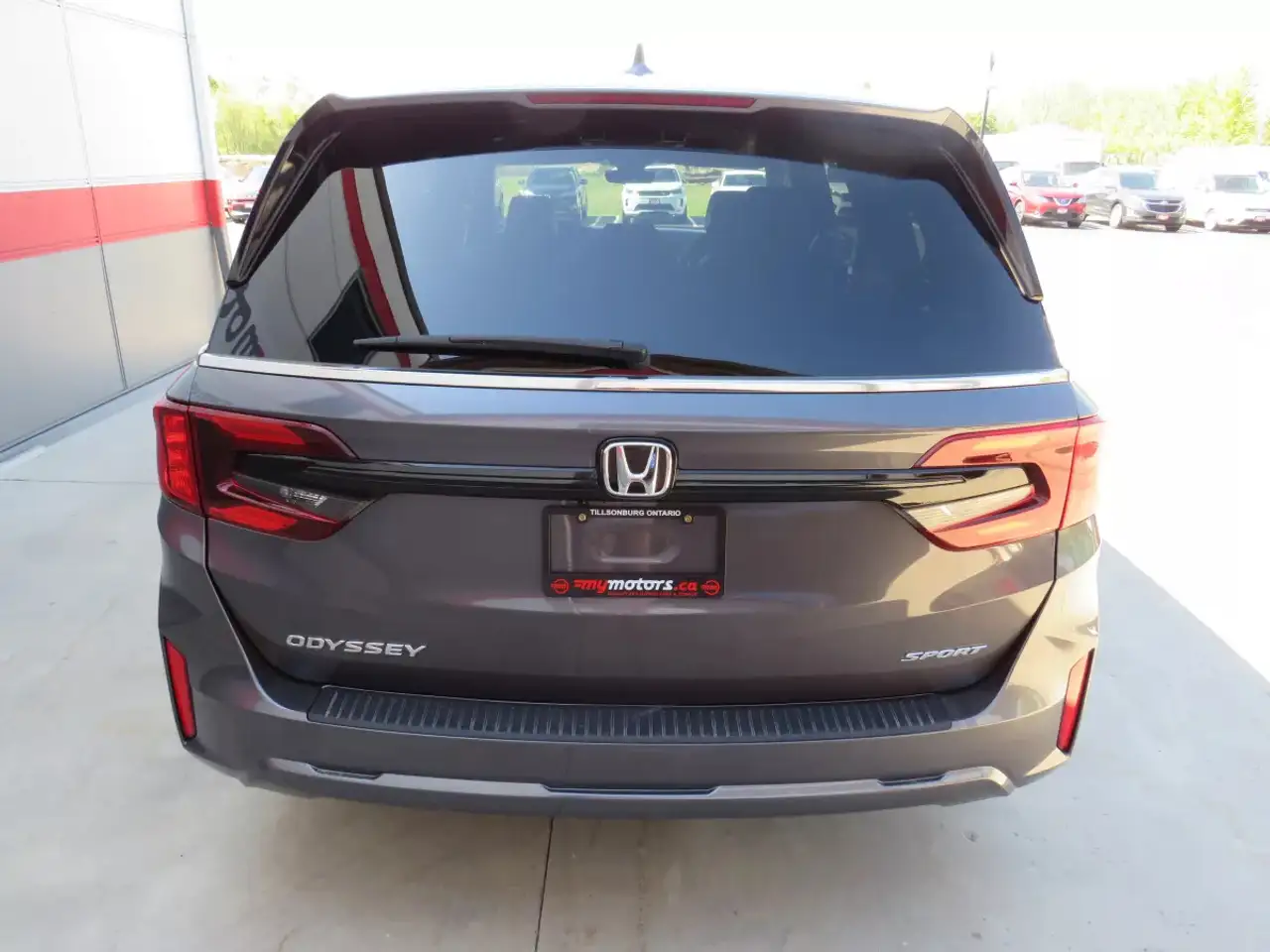 Honda Odyssey снимка Honda Odyssey