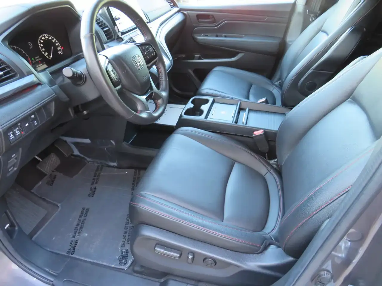 Honda Odyssey снимка Honda Odyssey