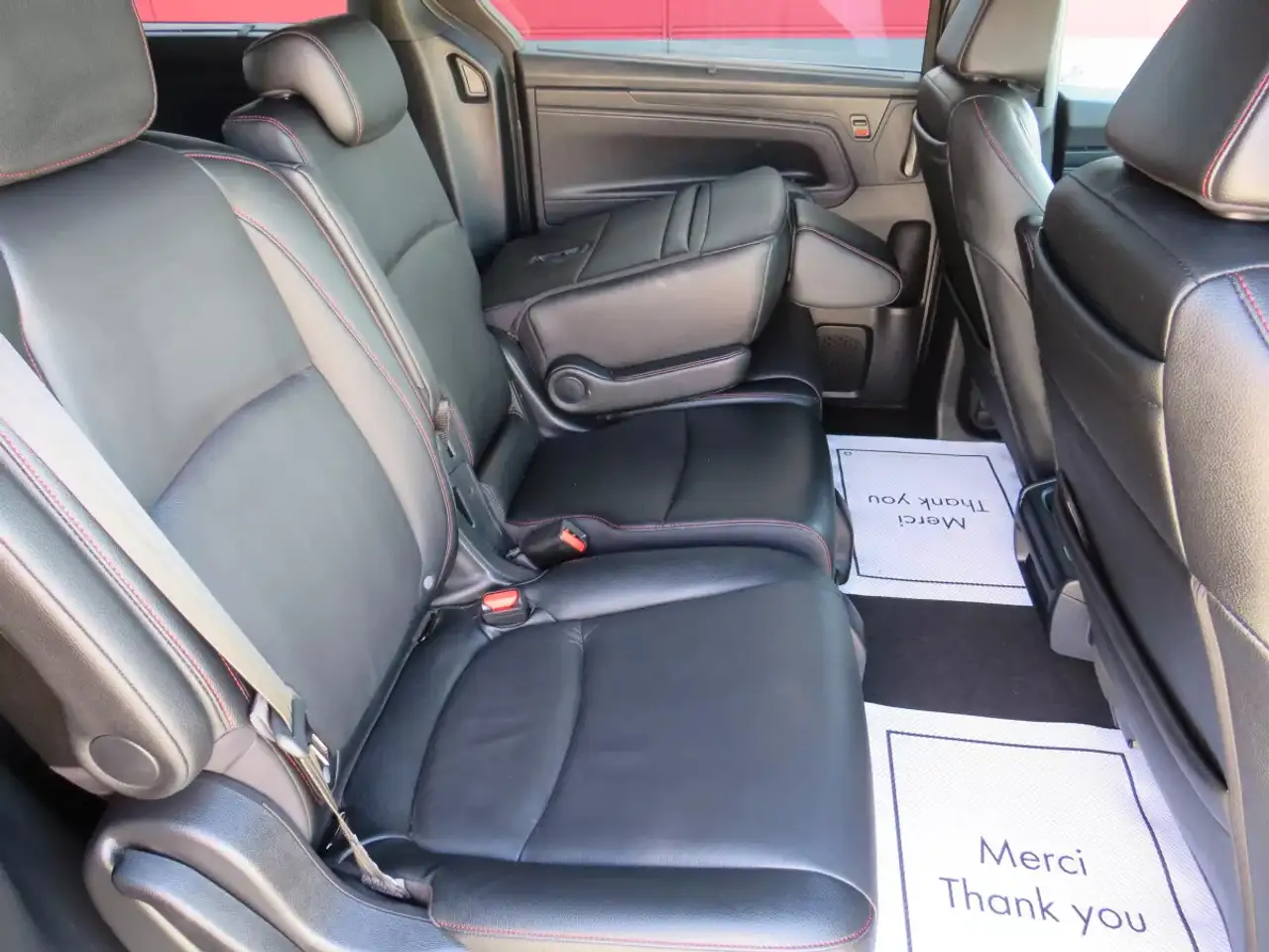 Honda Odyssey снимка Honda Odyssey