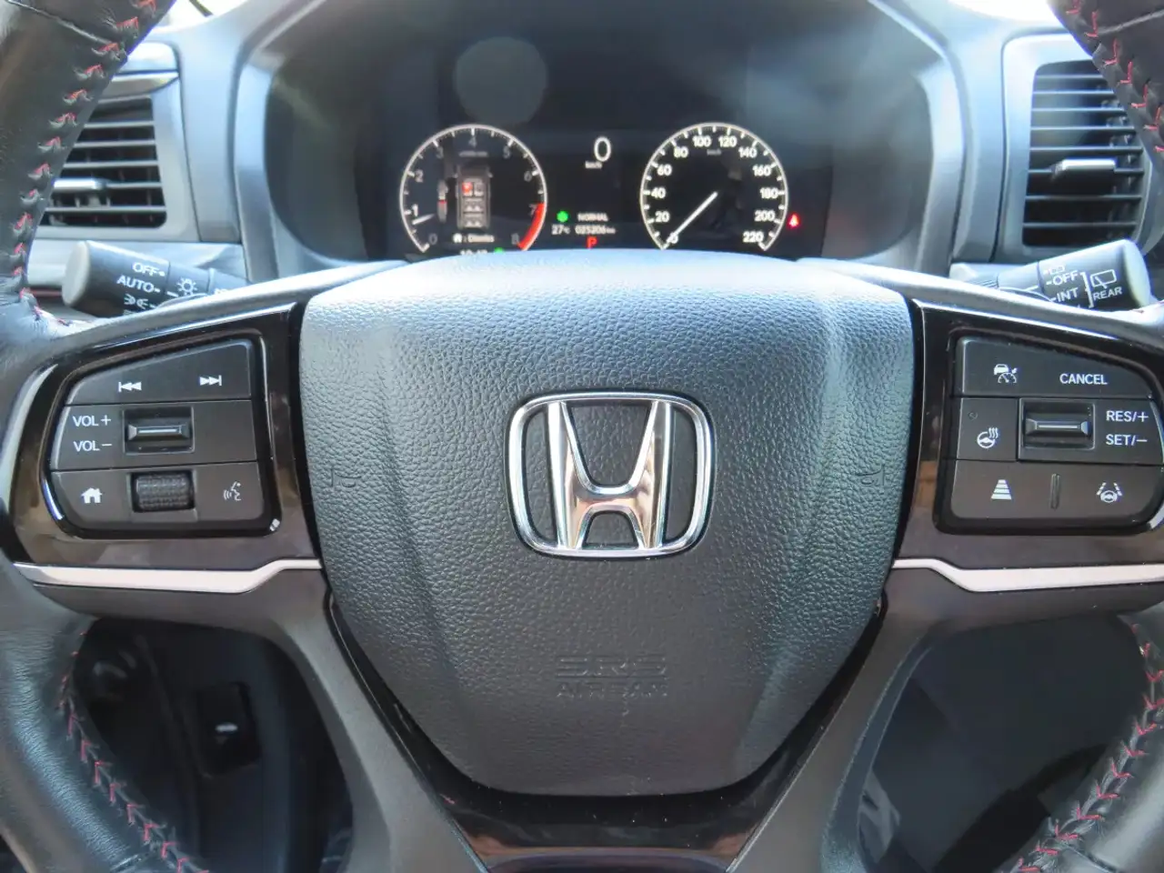 Honda Odyssey снимка Honda Odyssey