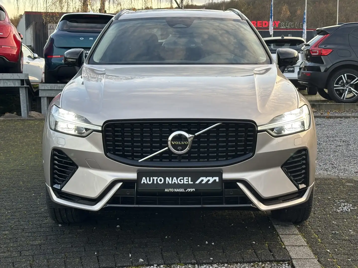 Volvo XC60 XC60 Recharge T8 Plus Dark PANO|LEDER|360CAM| Beige - 2