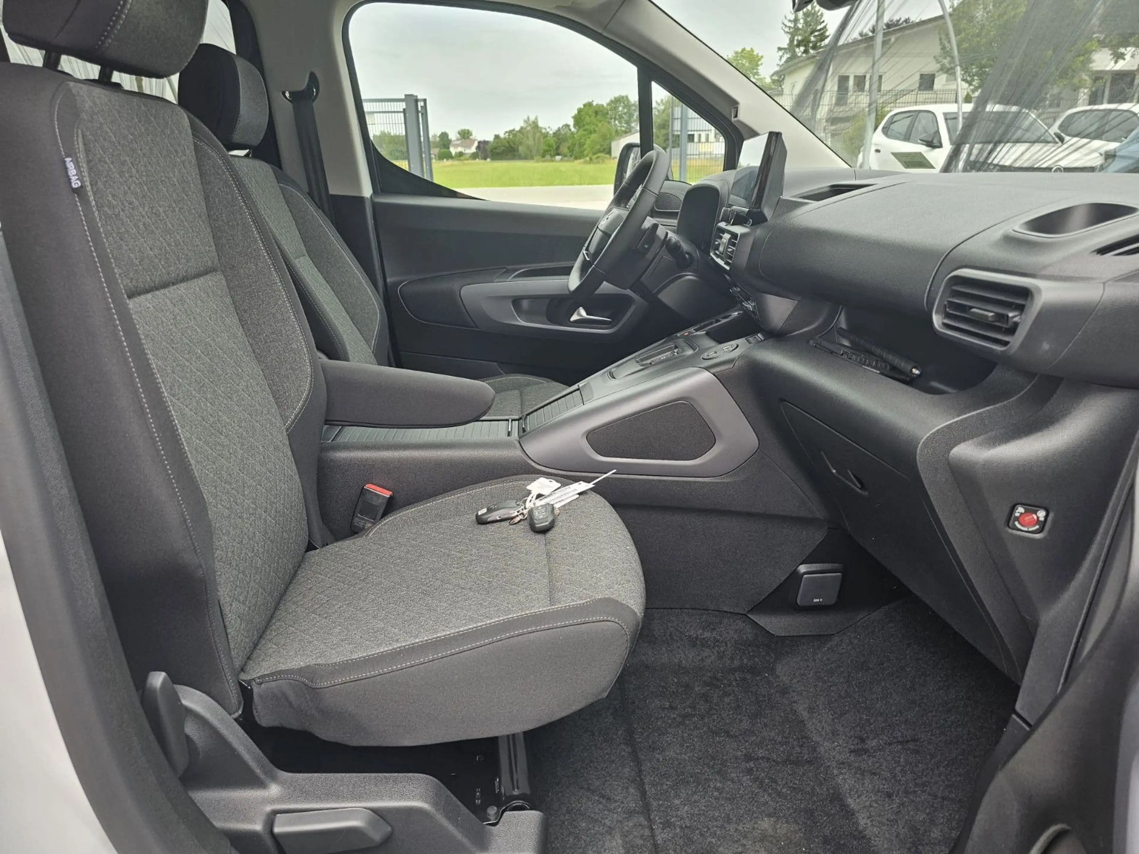 Opel Combo 1.5 Diesel Automatik Edition 5-Sitzer*PKW* — photo 19