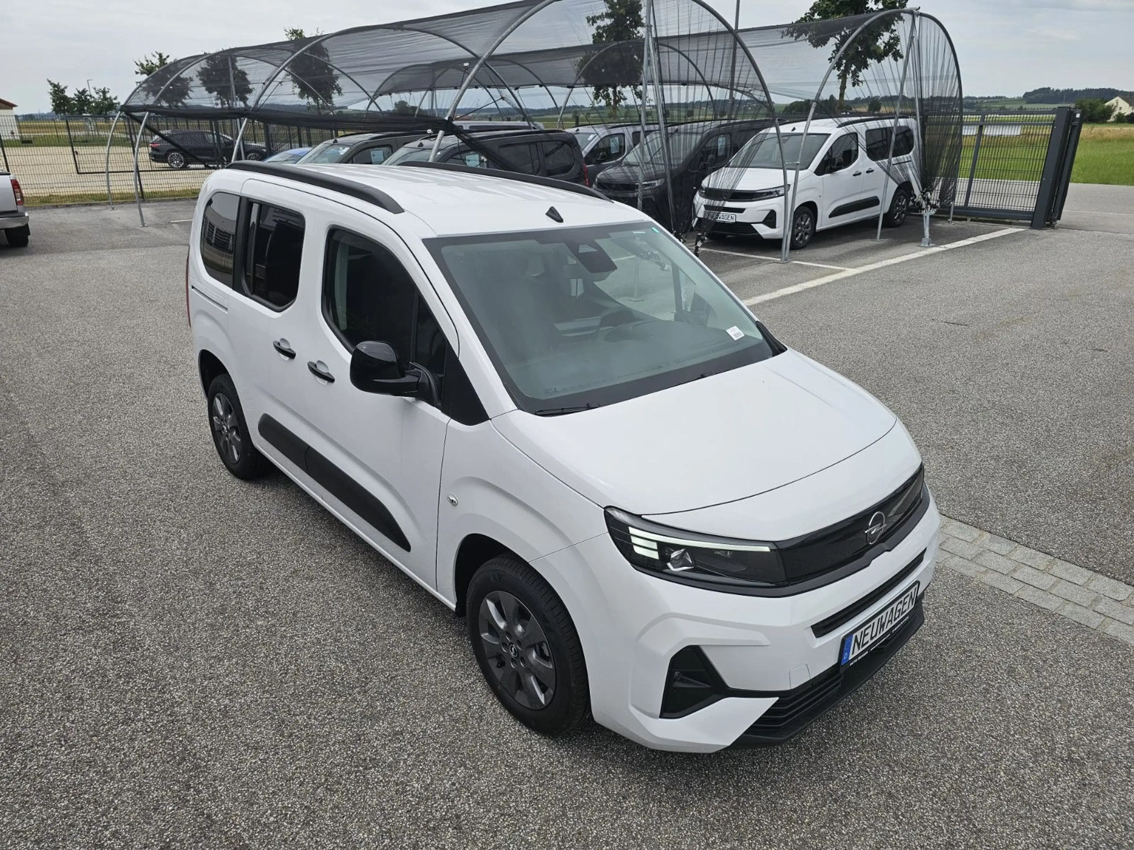 Opel Combo 1.5 Diesel Automatik Edition 5-Sitzer*PKW* — photo 6