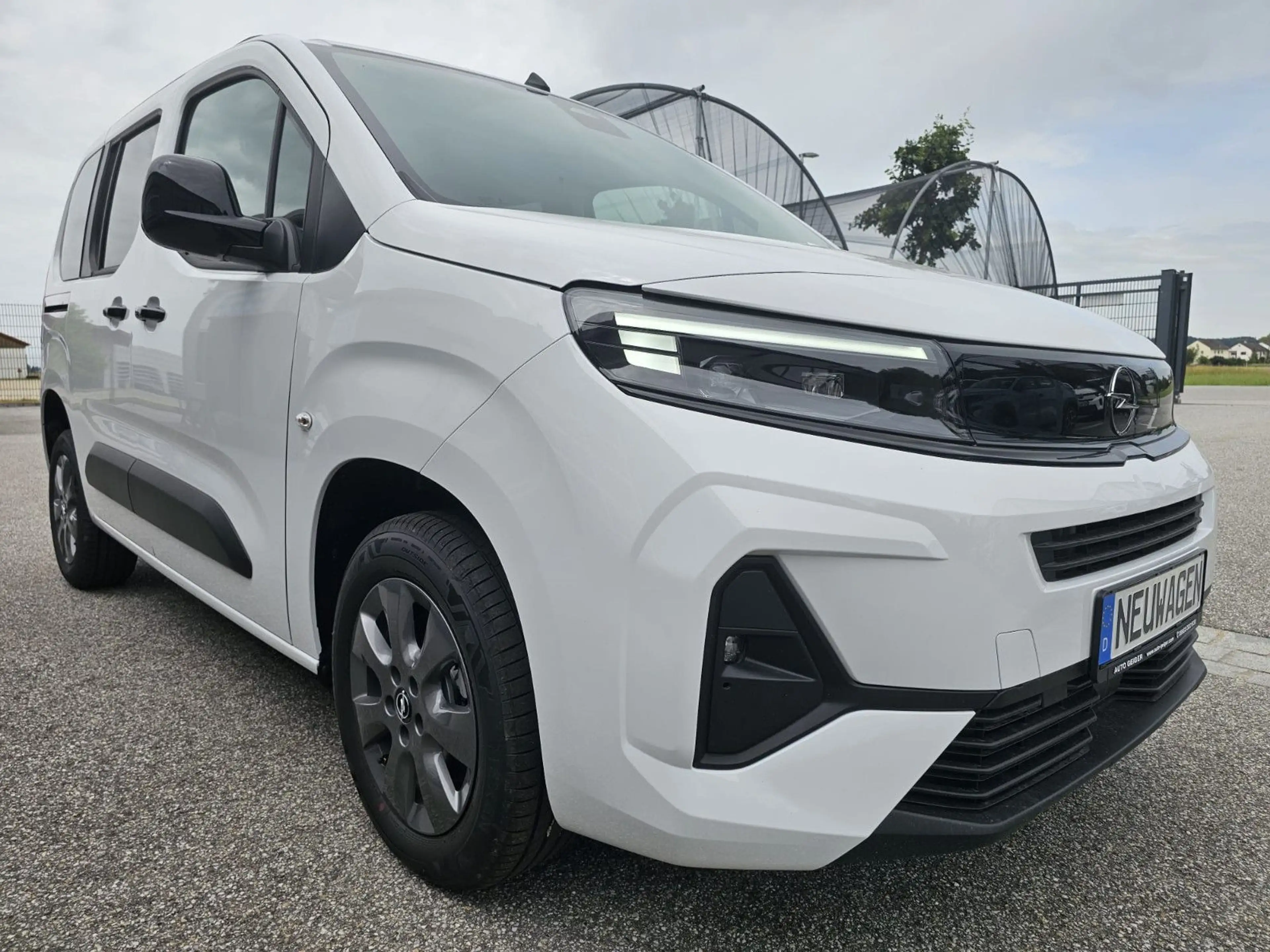 Opel Combo 1.5 Diesel Automatik Edition 5-Sitzer*PKW* — photo 9