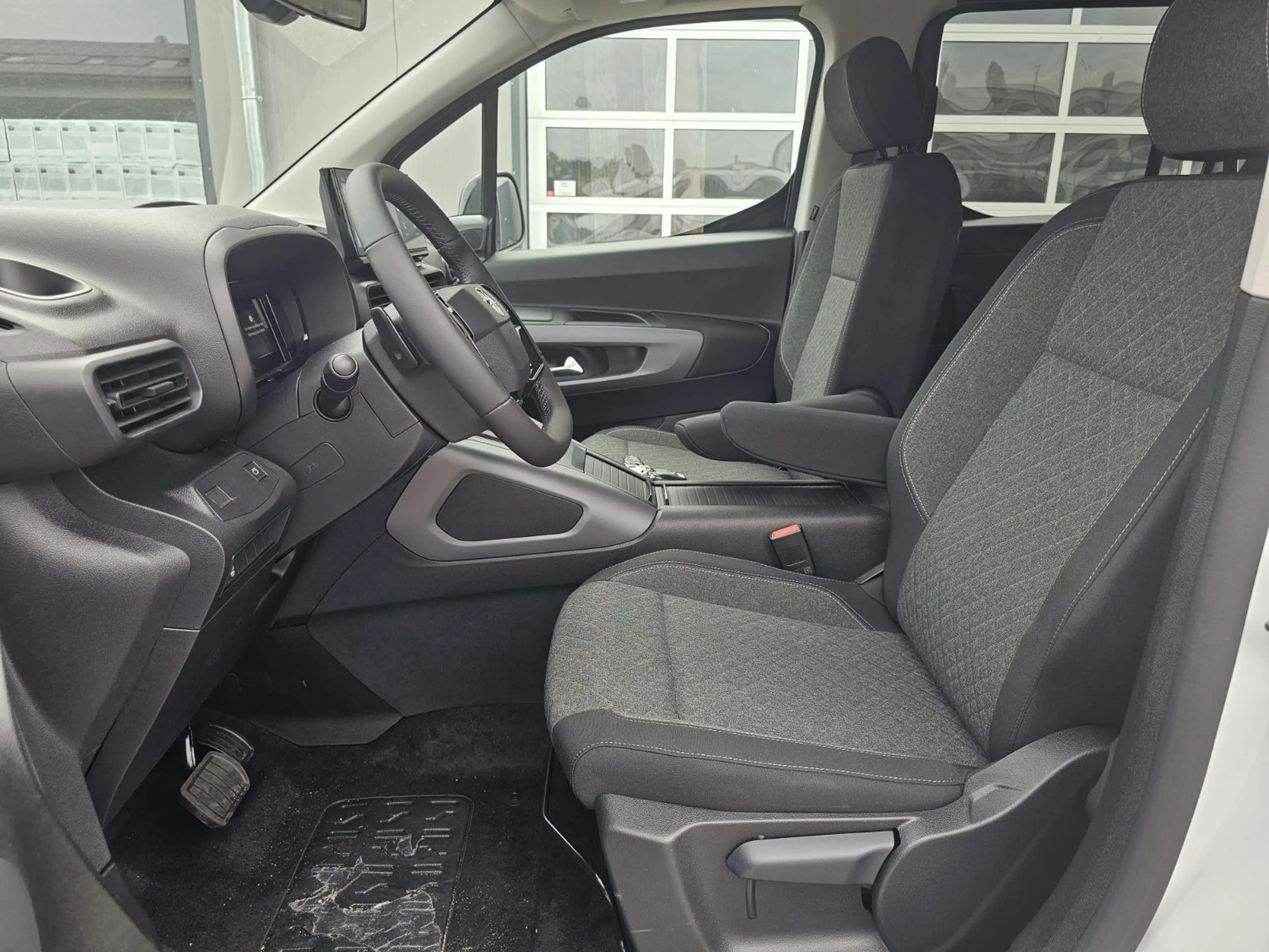 Opel Combo 1.5 Diesel Automatik Edition 5-Sitzer*PKW* — photo 16