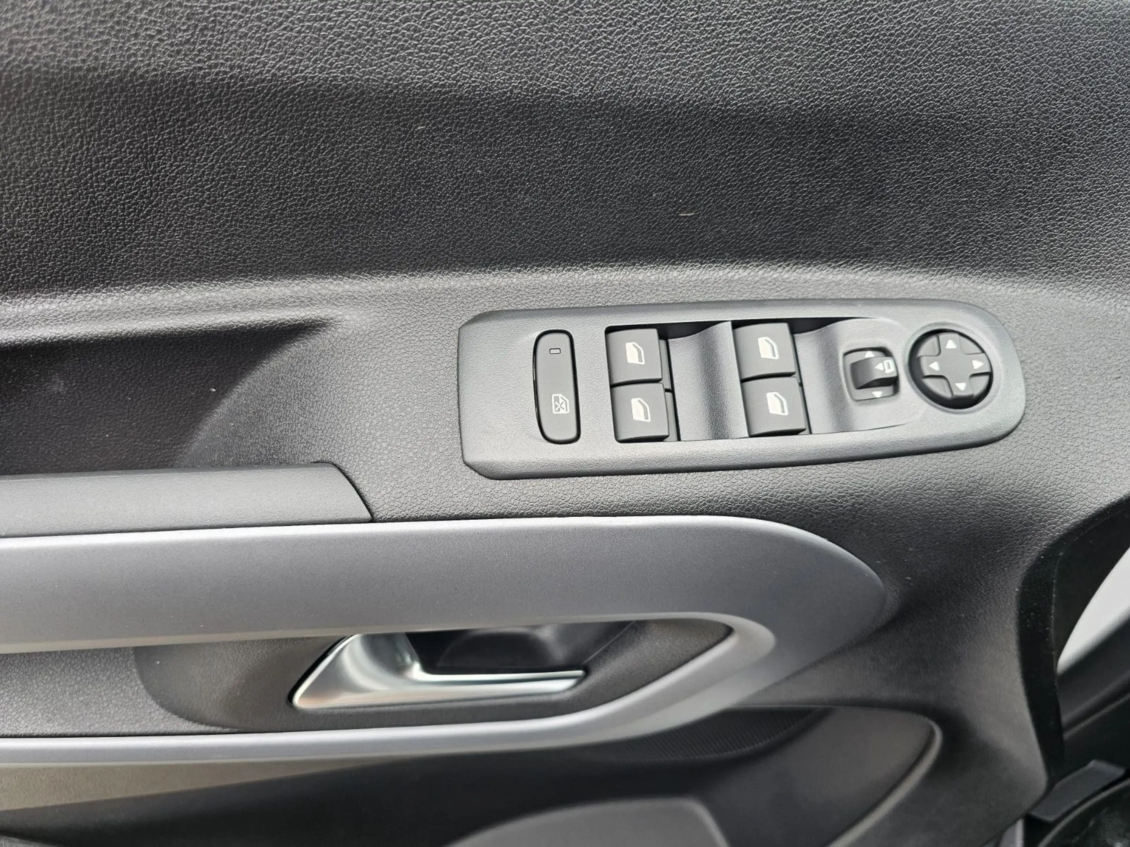 Opel Combo 1.5 Diesel Automatik Edition 5-Sitzer*PKW* — photo 26