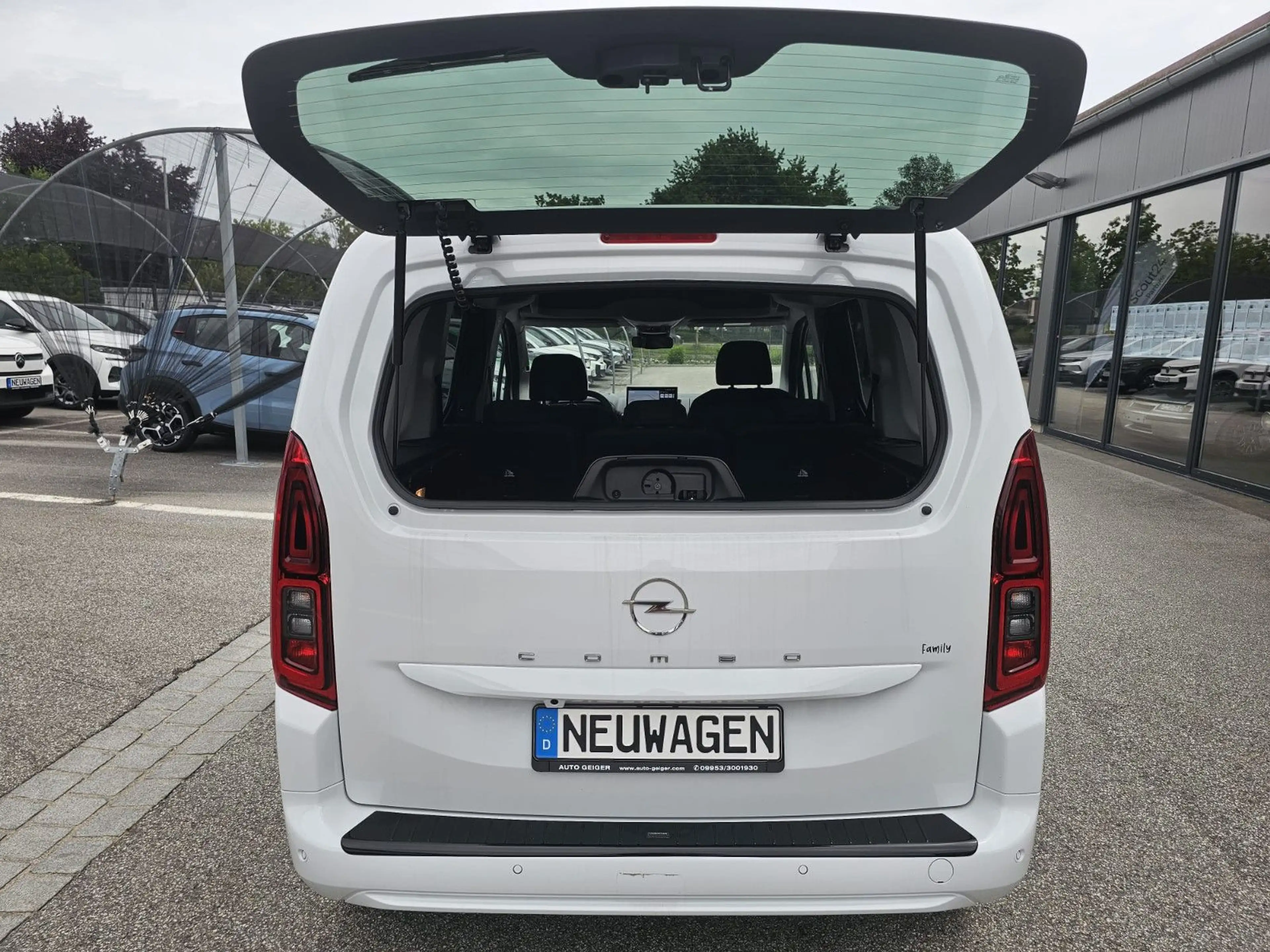Opel Combo 1.5 Diesel Automatik Edition 5-Sitzer*PKW* — photo 25