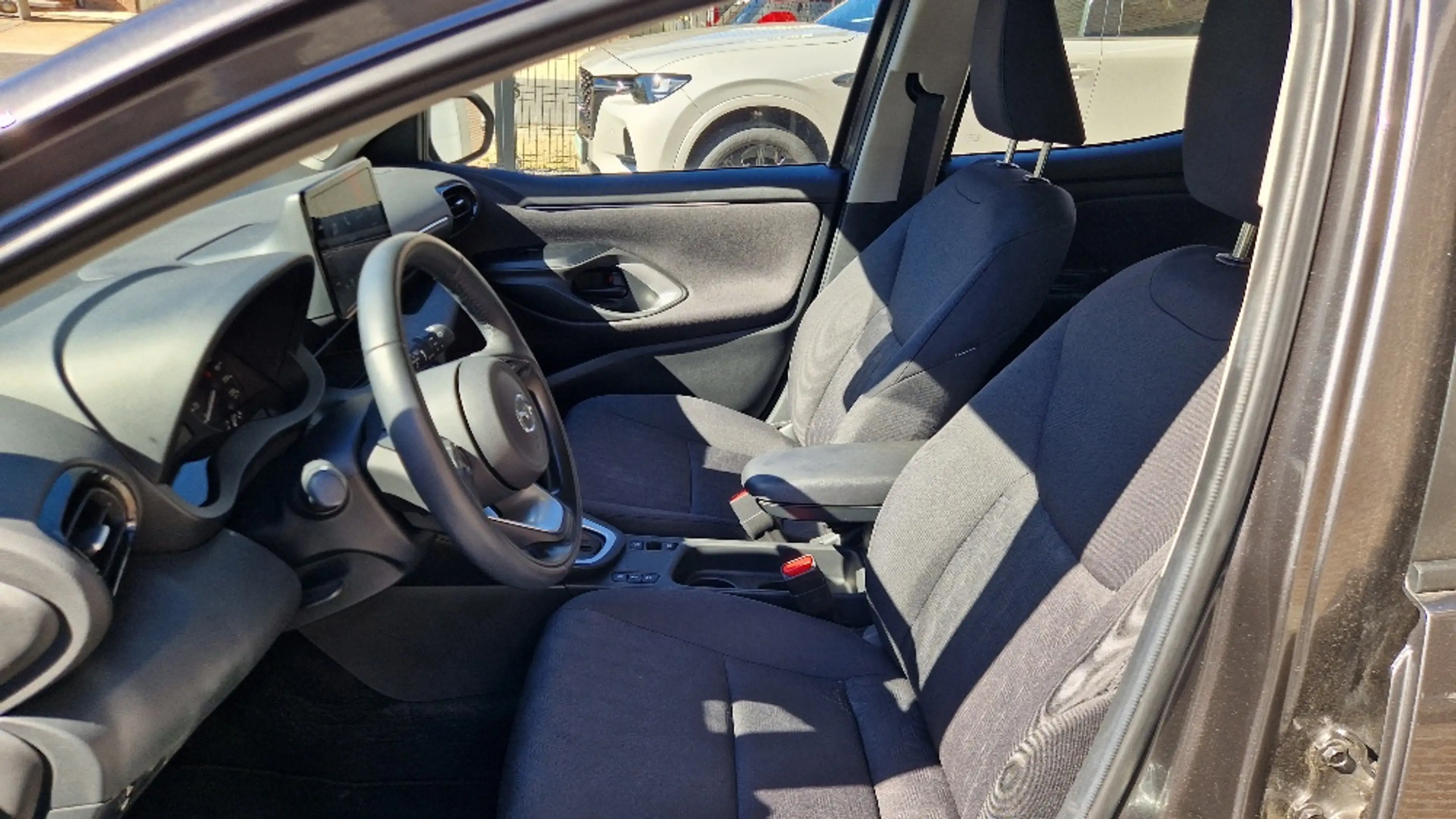 Mazda 2 2 Hybrid 1.5i CVT Exclusive-Line — photo 8