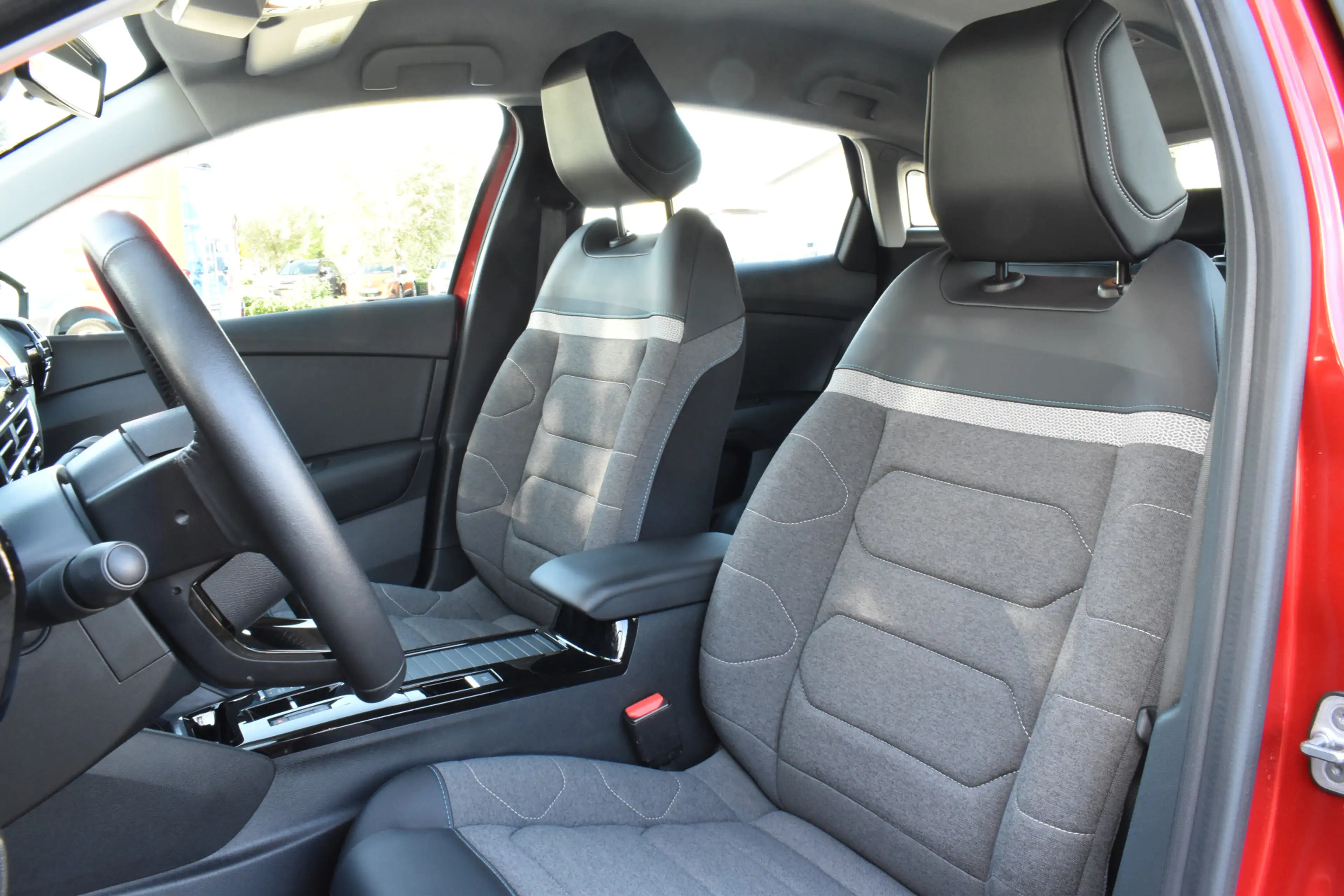 Citroen E-C4 Electric Feel Pack 50 kWh Navigatie | Airco | Camera achter — photo 2