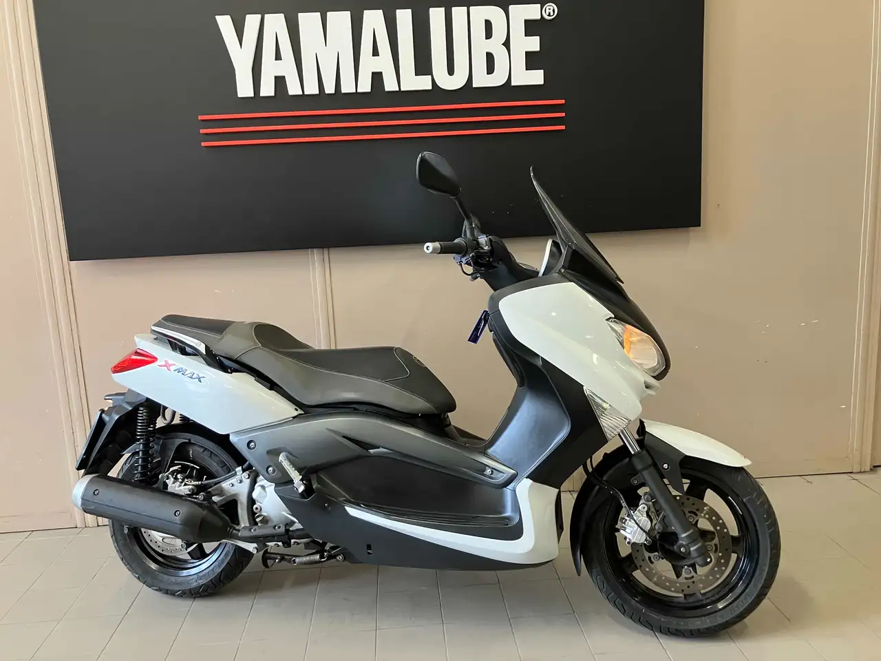 Yamaha X-Max 250