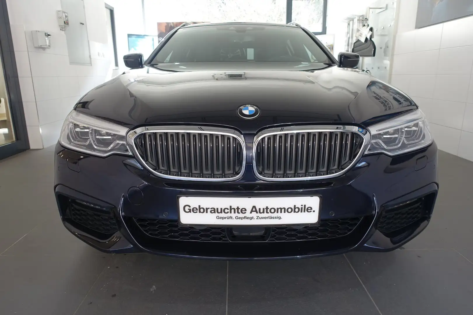 BMW 520 d xDrive M-Sport Schwarz - 2
