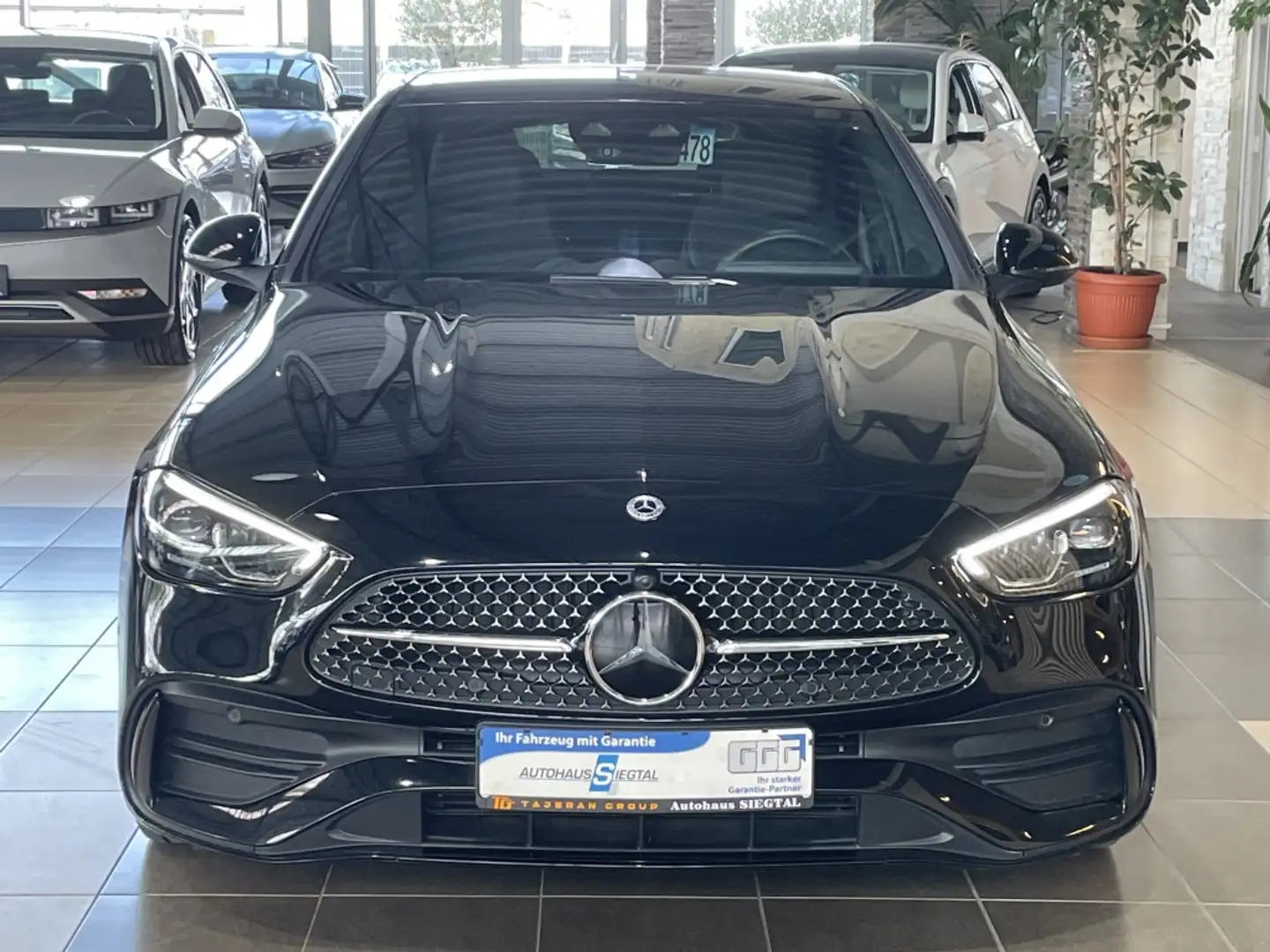 Mercedes-Benz C 300 e AMG-Line Night*R.Cam*Distr.+*Navi*LED* Schwarz - 2