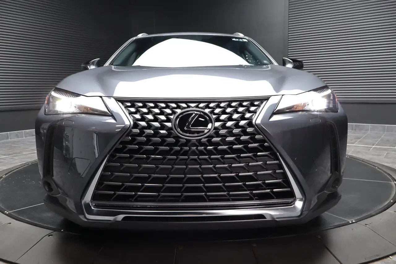 Lexus UX снимка Lexus UX