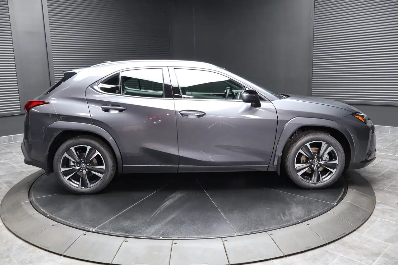 Lexus UX снимка Lexus UX