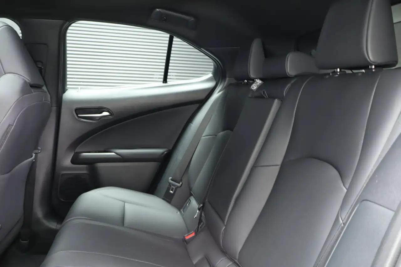 Lexus UX снимка Lexus UX