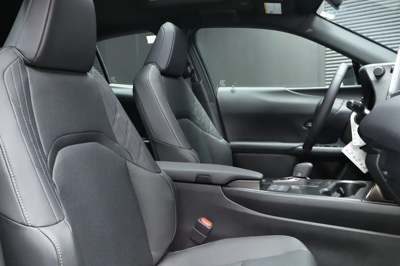 Lexus UX снимка Lexus UX