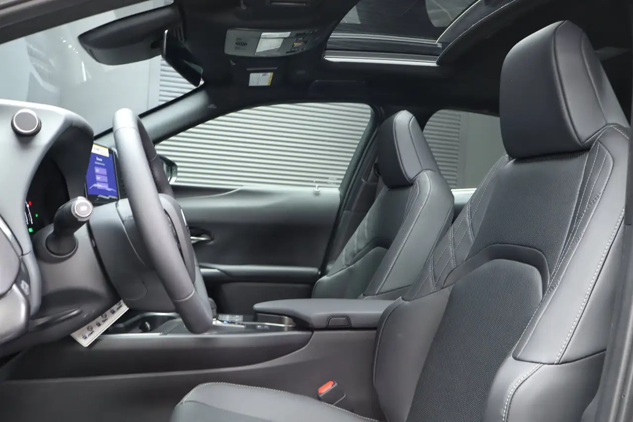 Lexus UX снимка Lexus UX