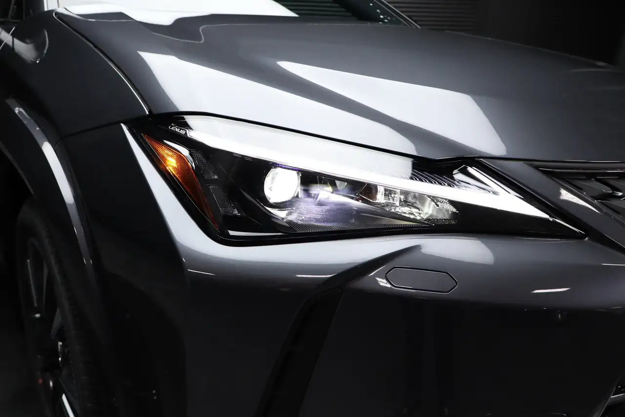 Lexus UX снимка Lexus UX