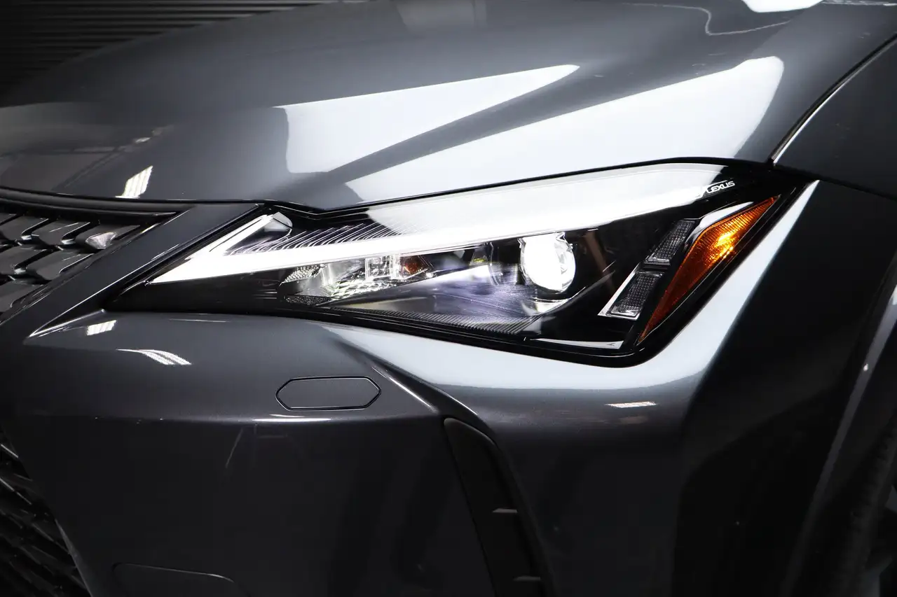 Lexus UX снимка Lexus UX