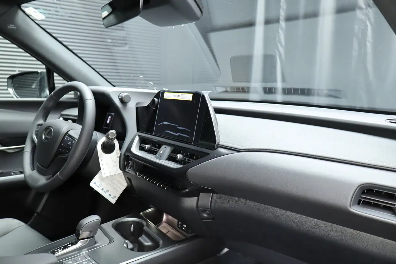 Lexus UX снимка Lexus UX