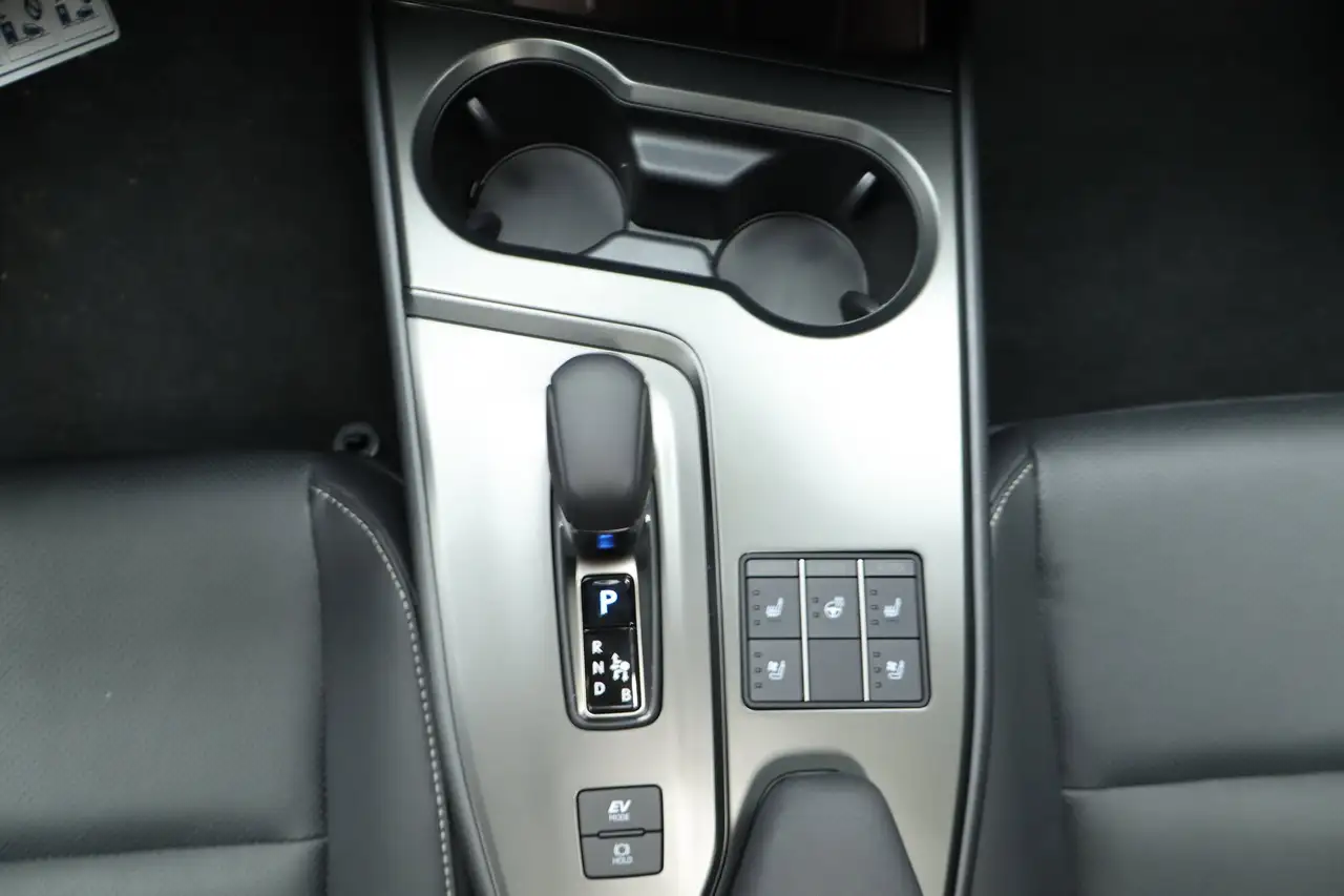 Lexus UX снимка Lexus UX