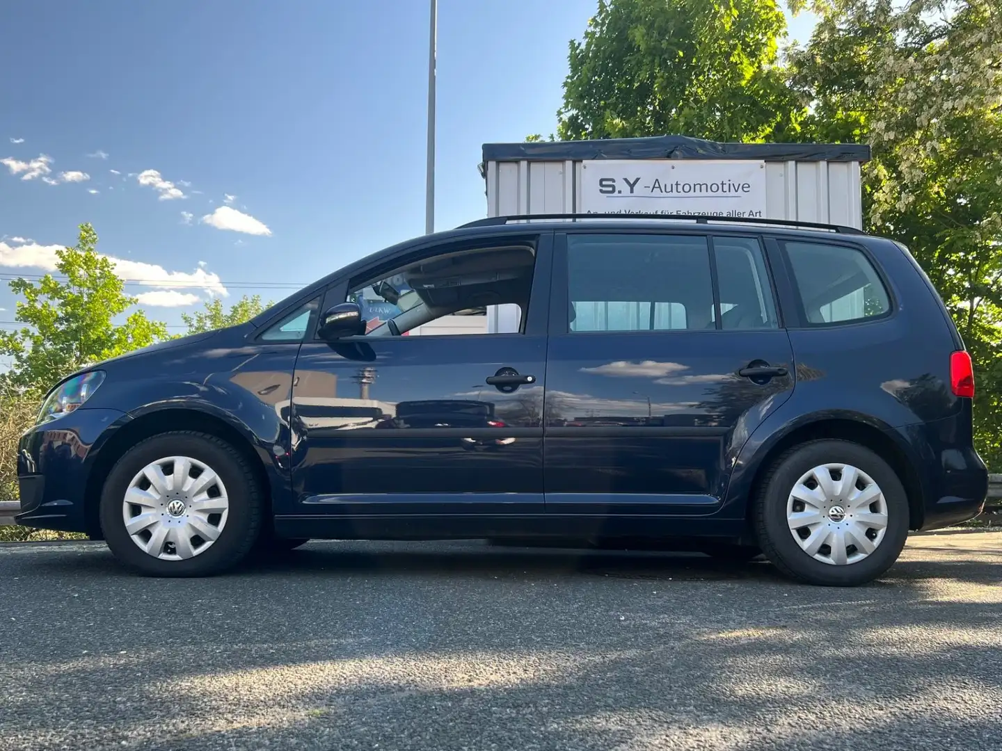 Volkswagen Touran BMT/Klima/Scheckheft/8xReifen/AHK/MFL/TÜV Azul - 2