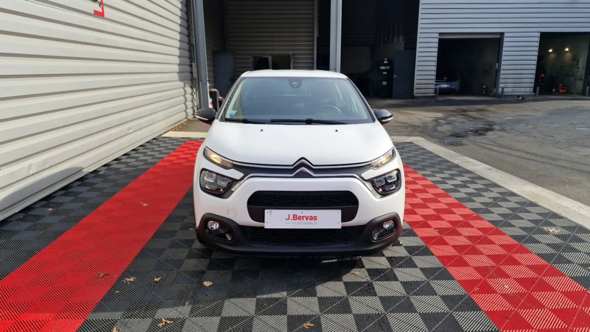 Citroen C3 SOCIETE BLUEHDI 100 SS BVM6 FEEL NAV Blanc - 2