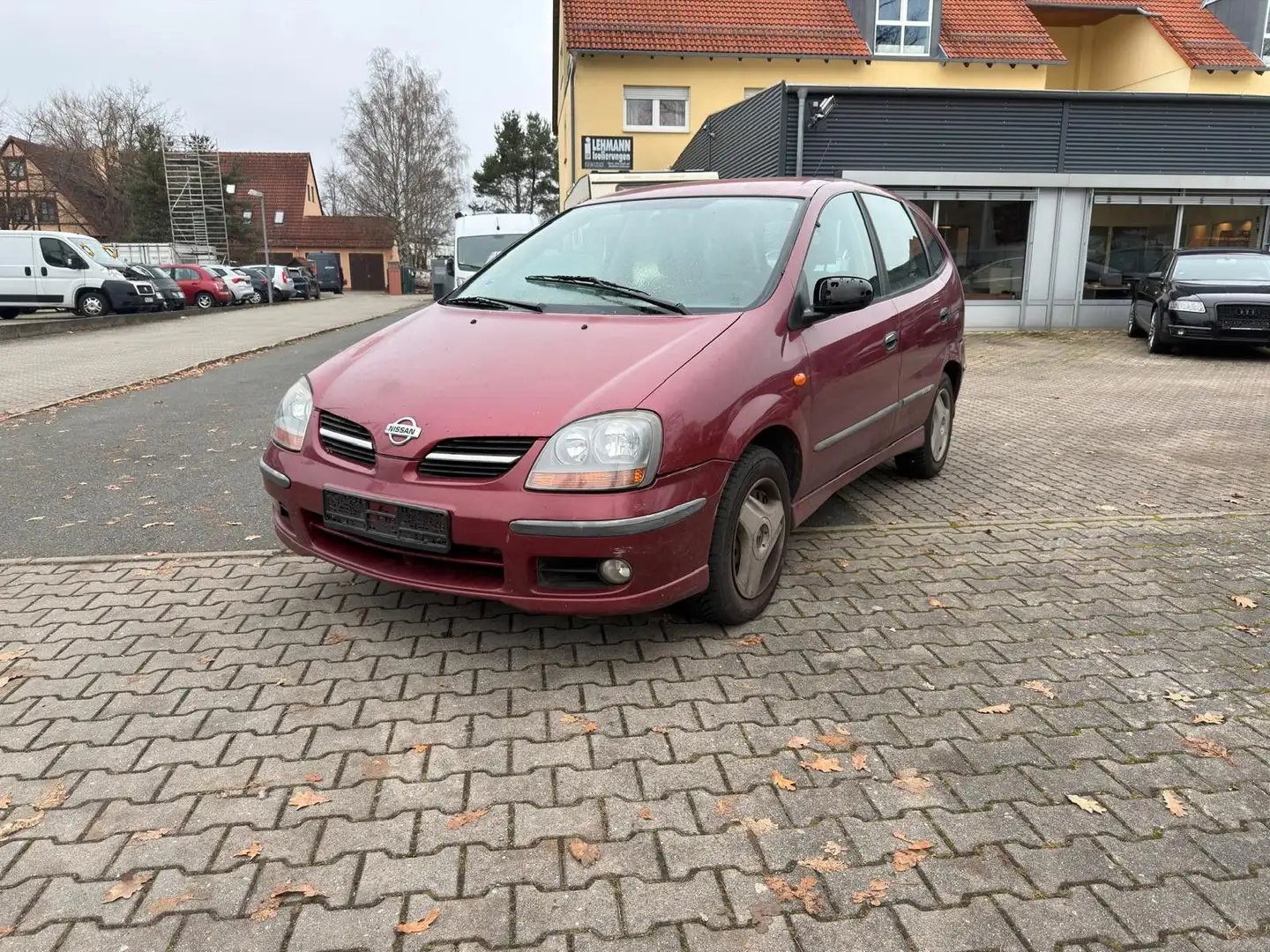Nissan Almera Tino Visia Czerwony - 1