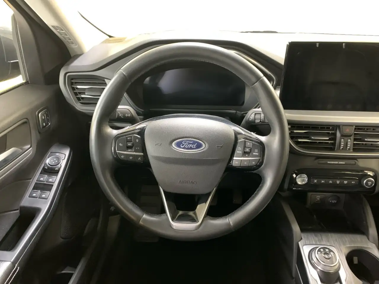 Ford Escape снимка Ford Escape