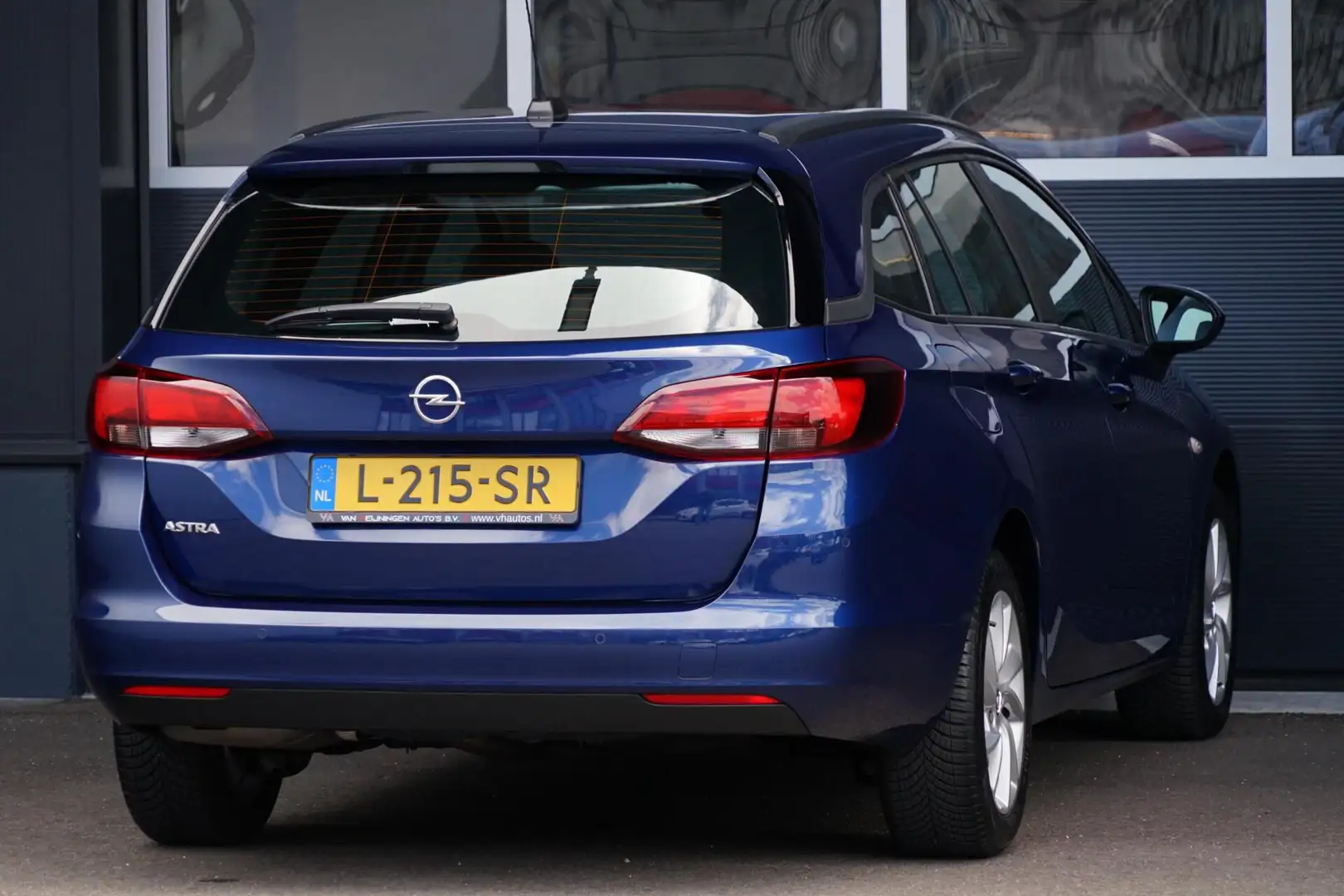 Opel Astra Sports Tourer 1.2 Edition, NL, CarPlay, PDC, navi Blauw - 2